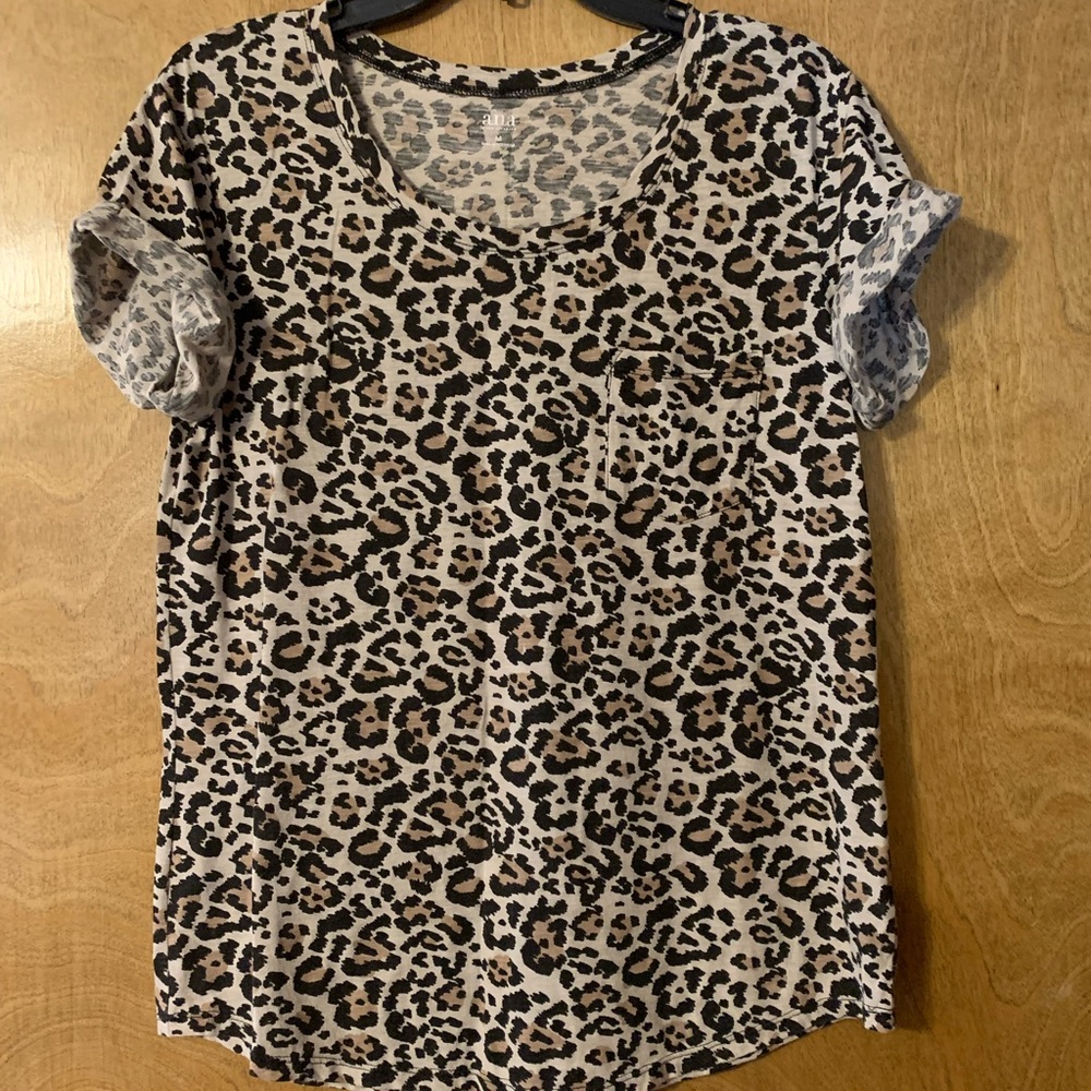 Ladies Brand A.N.A. Leopard Print Medium Short Sleeve With Pocket on Front